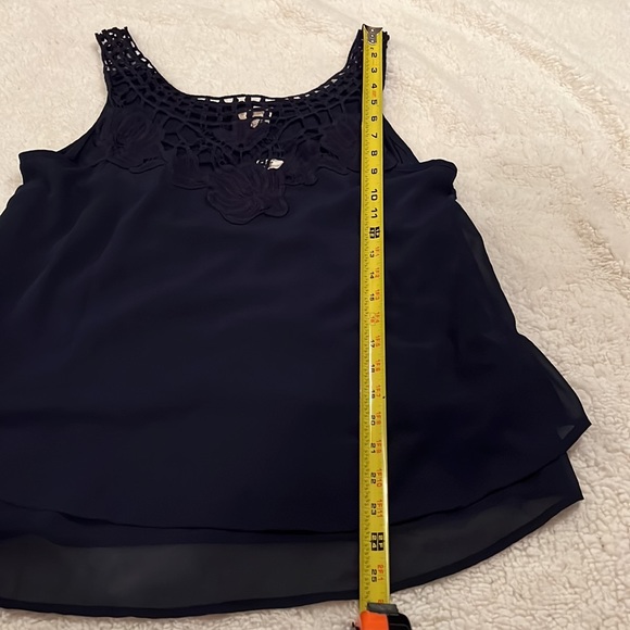 Japna Sleeveless Blouse
Size: Large
Color: Blue - Picture 6 of 9